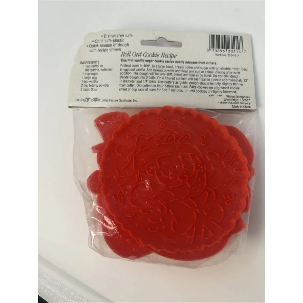 NEW Vintage Wilton Garfield Christmas Cookie Cutters Set Of 4 1978